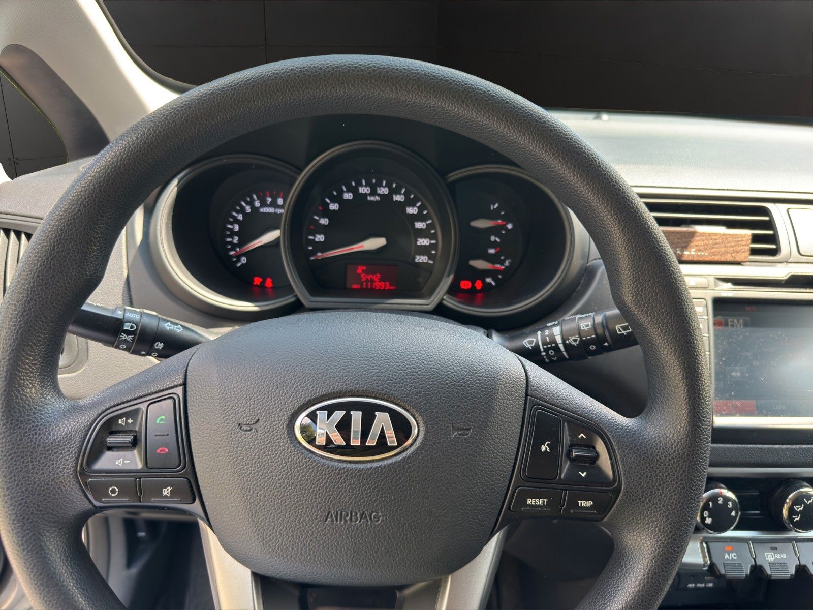 Fahrzeugabbildung Kia Rio Edition 7 Klima/Navi/Kamara/TÜV NEU