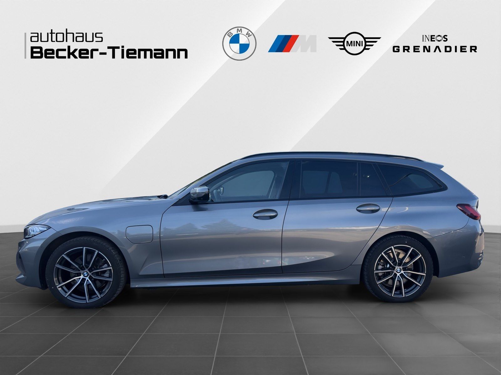 BMW 330e xDrive Touring 80.300,- 12 foto 3
