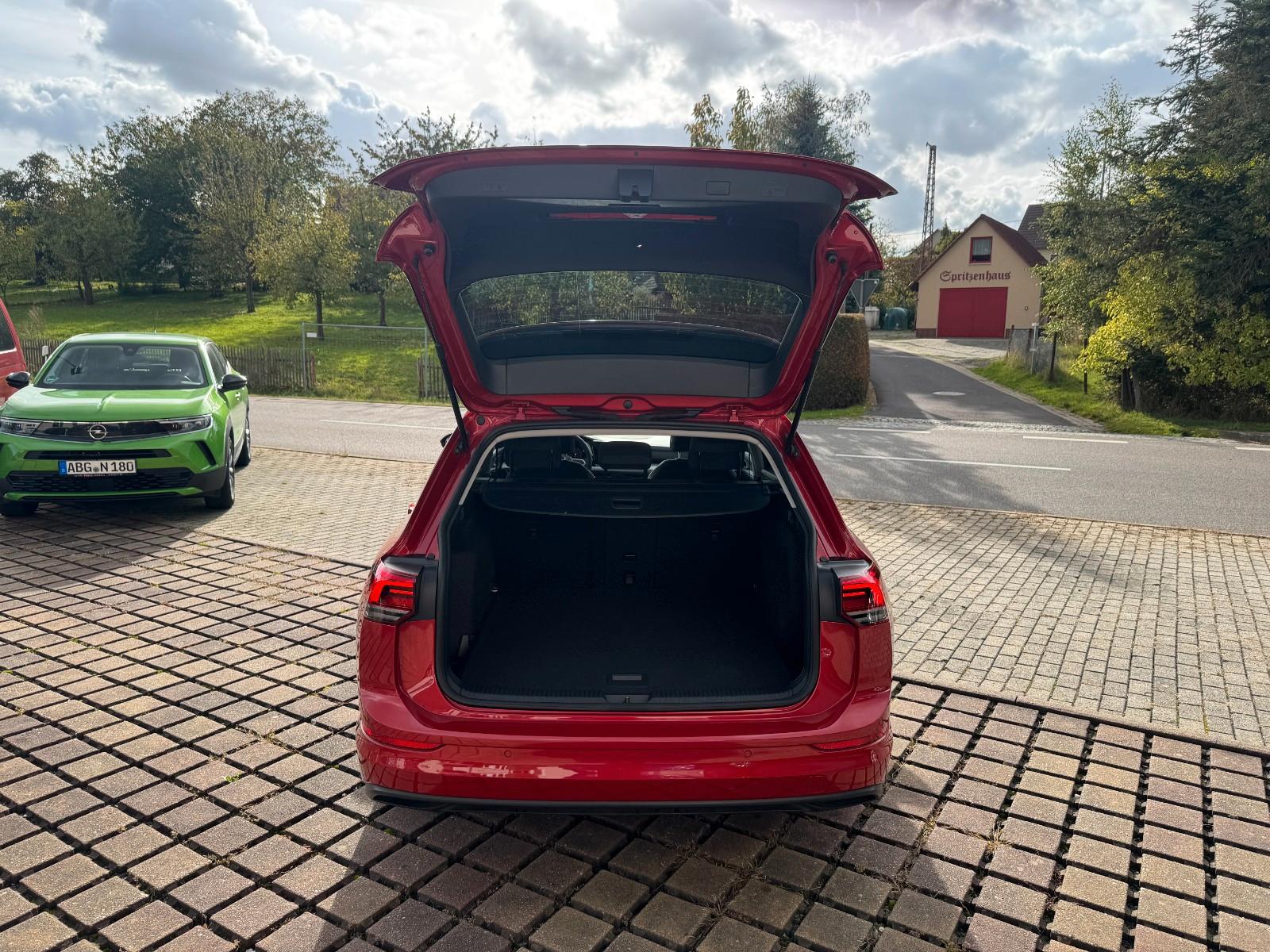 Volkswagen Golf VIII Variant Life, миниатюра 11