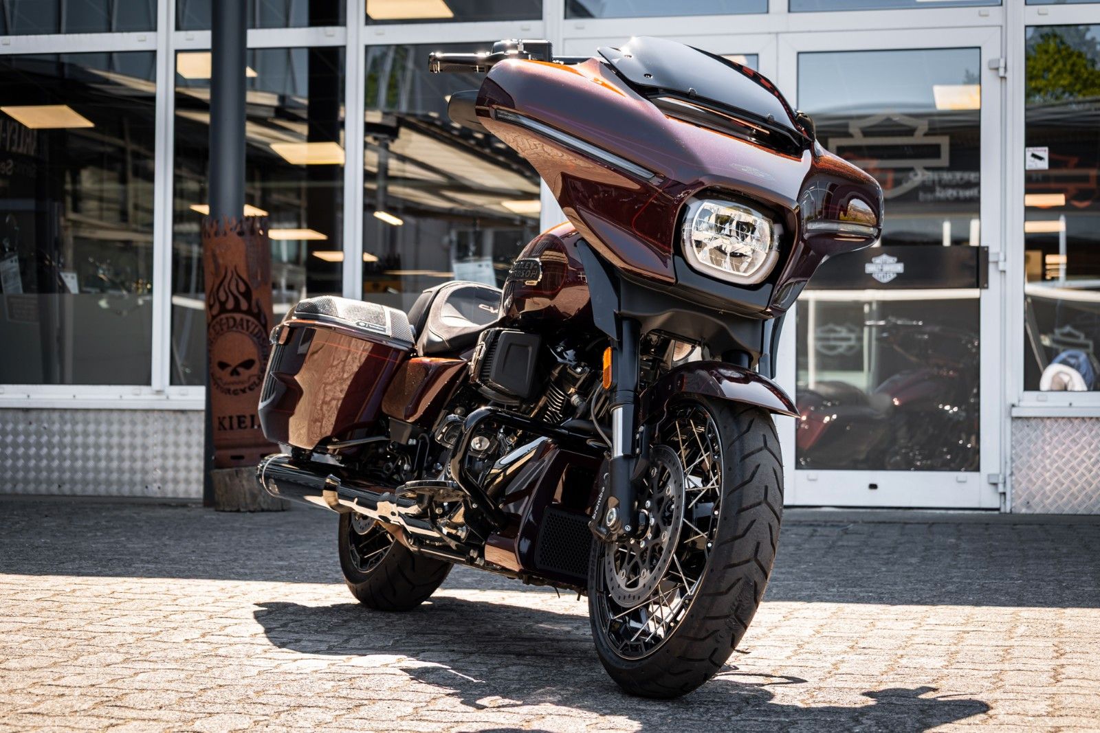 Fahrzeugabbildung Harley-Davidson CVO Street Glide FLHXSE 121 Cui - Jekill & Hyde