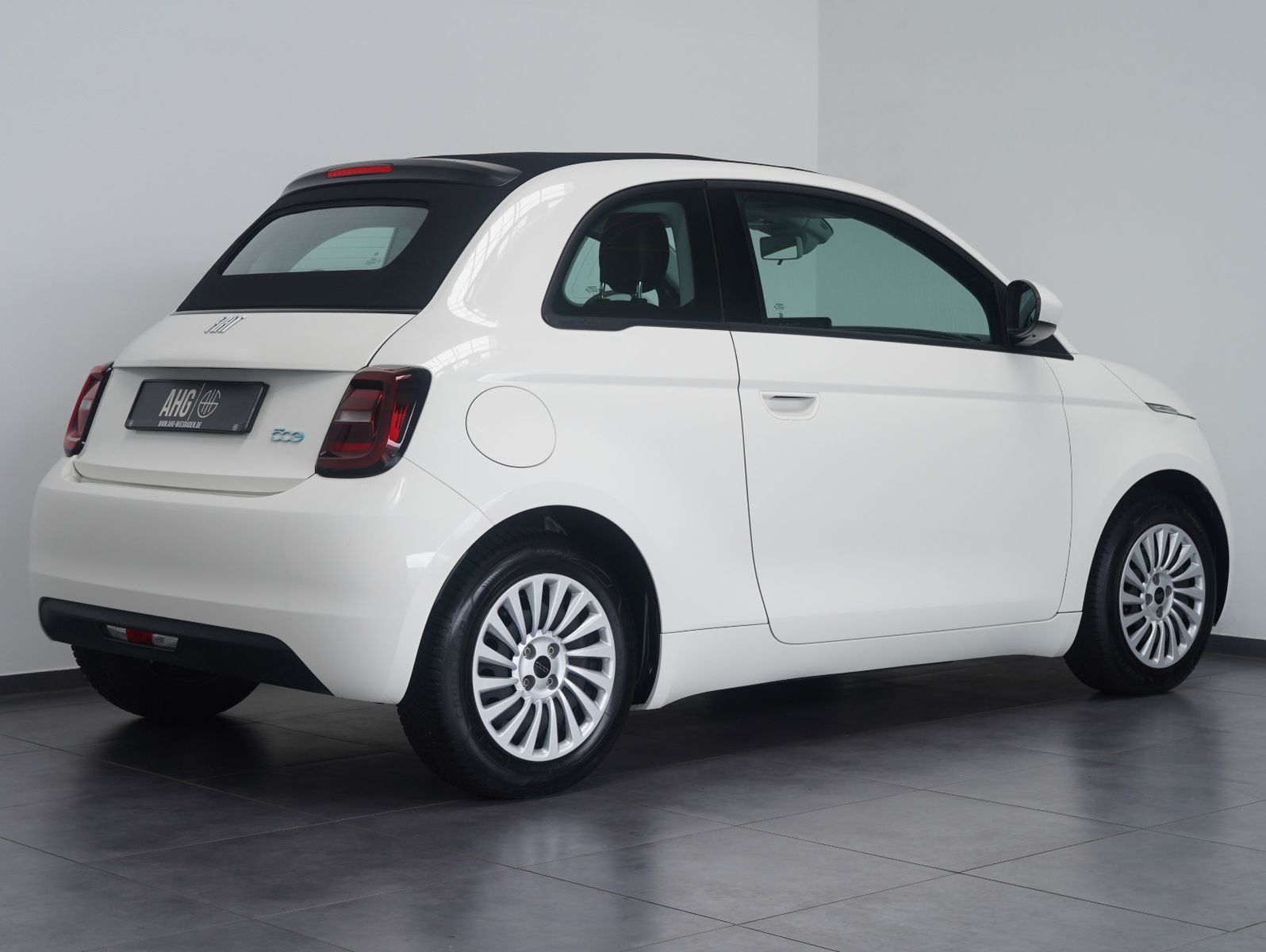 Fahrzeugabbildung Fiat 500e Cabrio 87KW/42kWh/DC-LADEN/CARPLAY/DAB