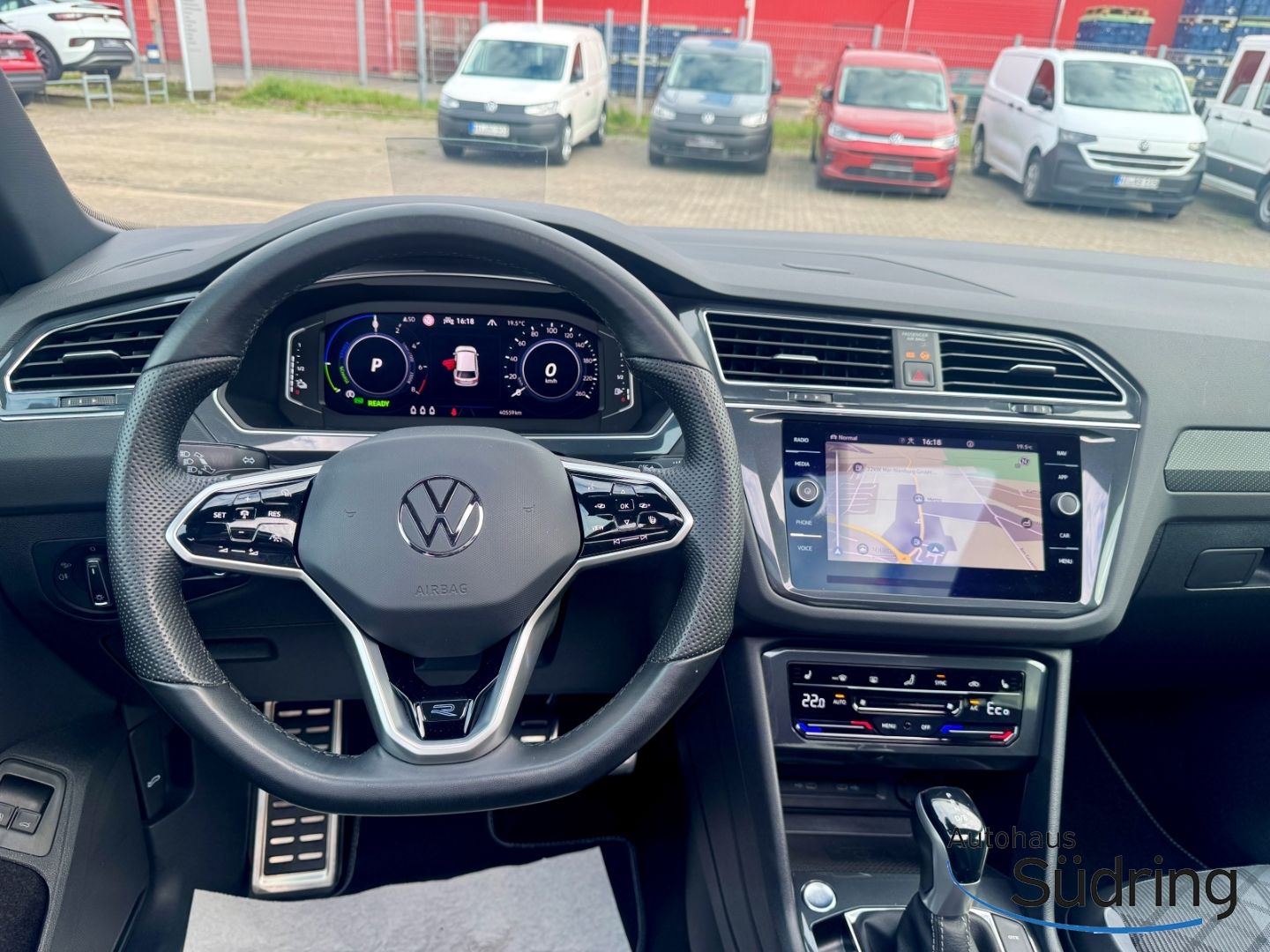 Tiguan 1,4TSI R-Line Black Style DSG HUD AHK Pan