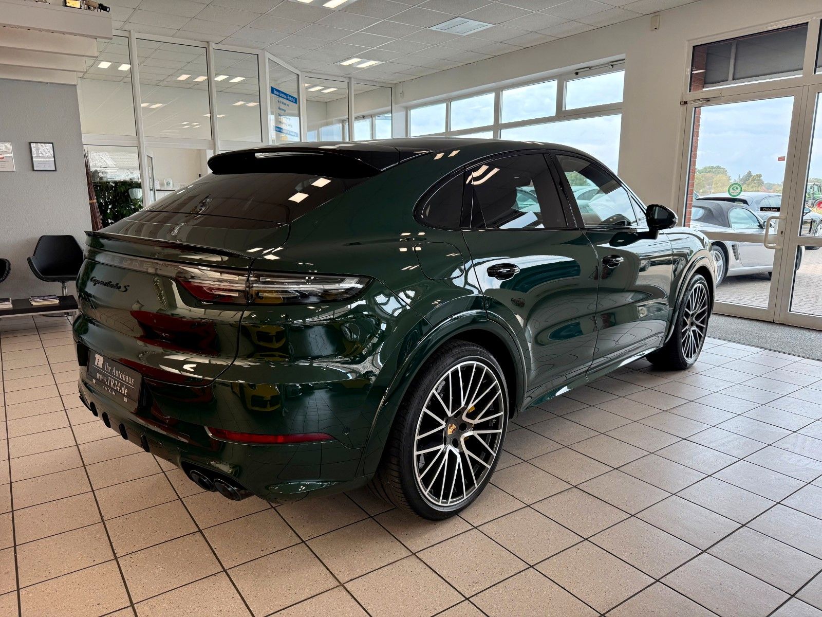 Fahrzeugabbildung Porsche Cayenne Coupe Turbo S E-Hybrid APPROVED / PTS