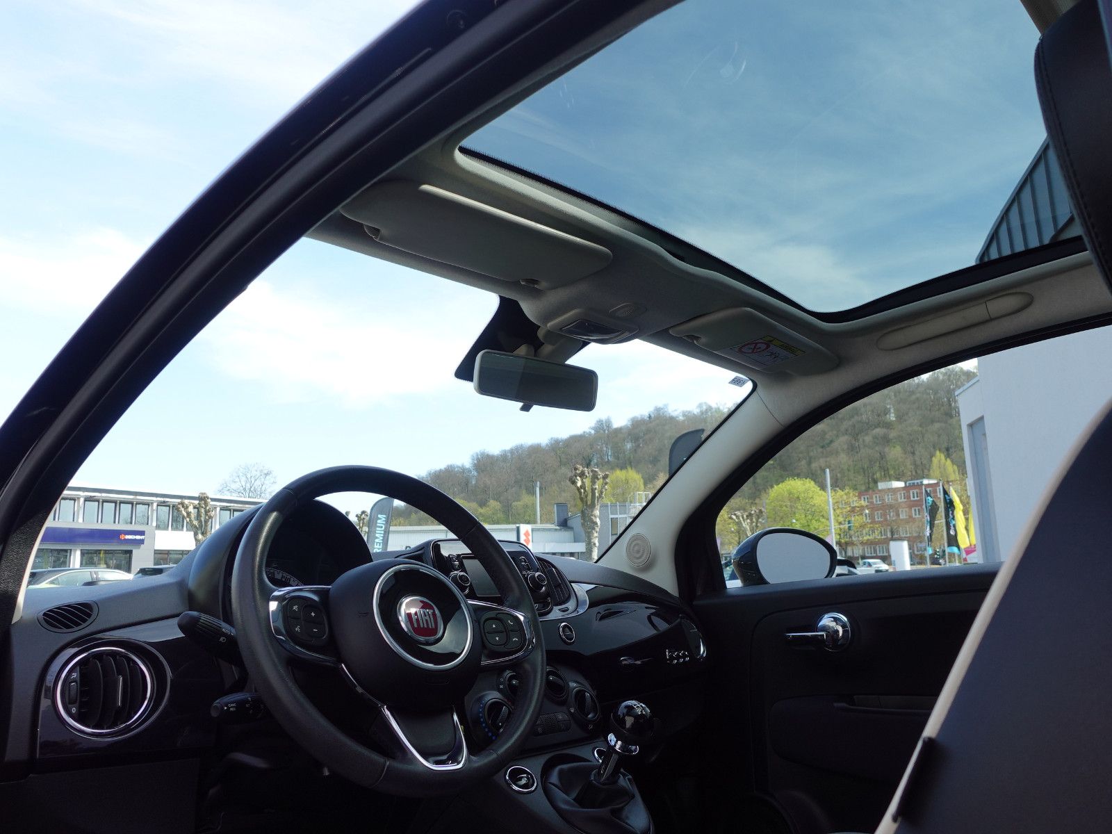 Fahrzeugabbildung Fiat 500 0.9 8V TwinAir Lounge S&S   Panoramadach,PDC
