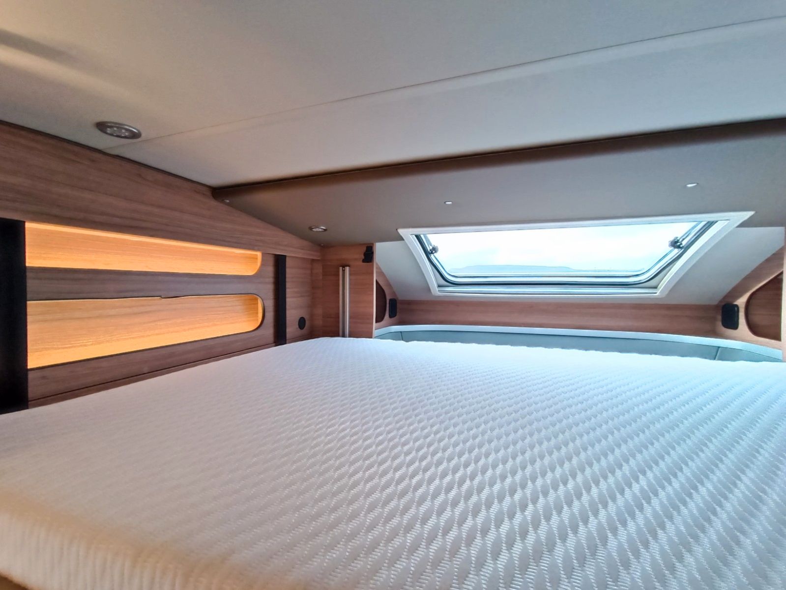 Fahrzeugabbildung Weinsberg CaraSuite 700 MEG Ford*Automatik*Xenon*Dachklima