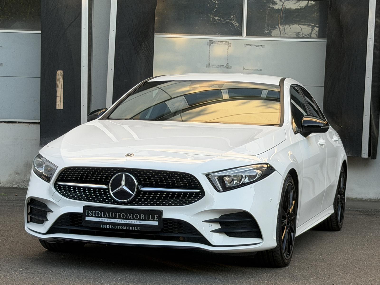Mercedes-Benz A 200 Limo AMG Night LED MBUX Ambiente Rü-Kamera