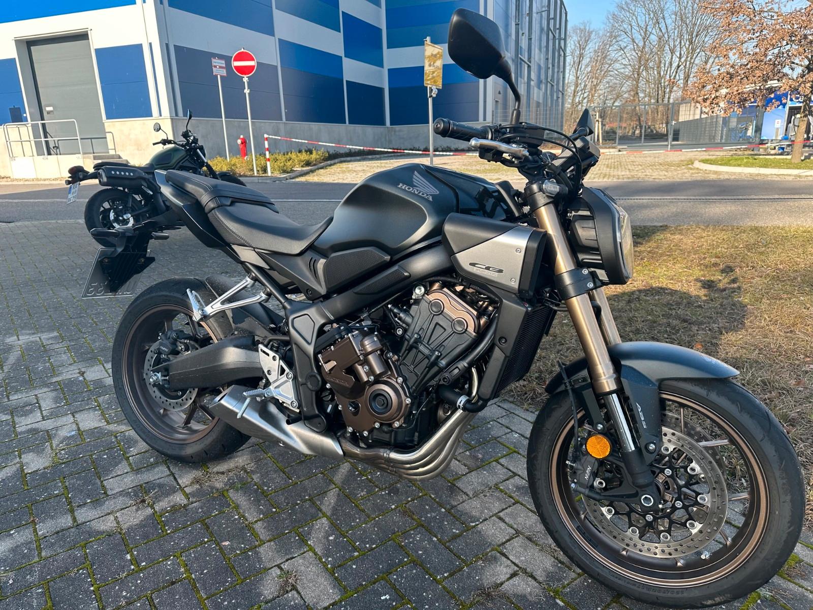 Honda CB 650 R e-clutch