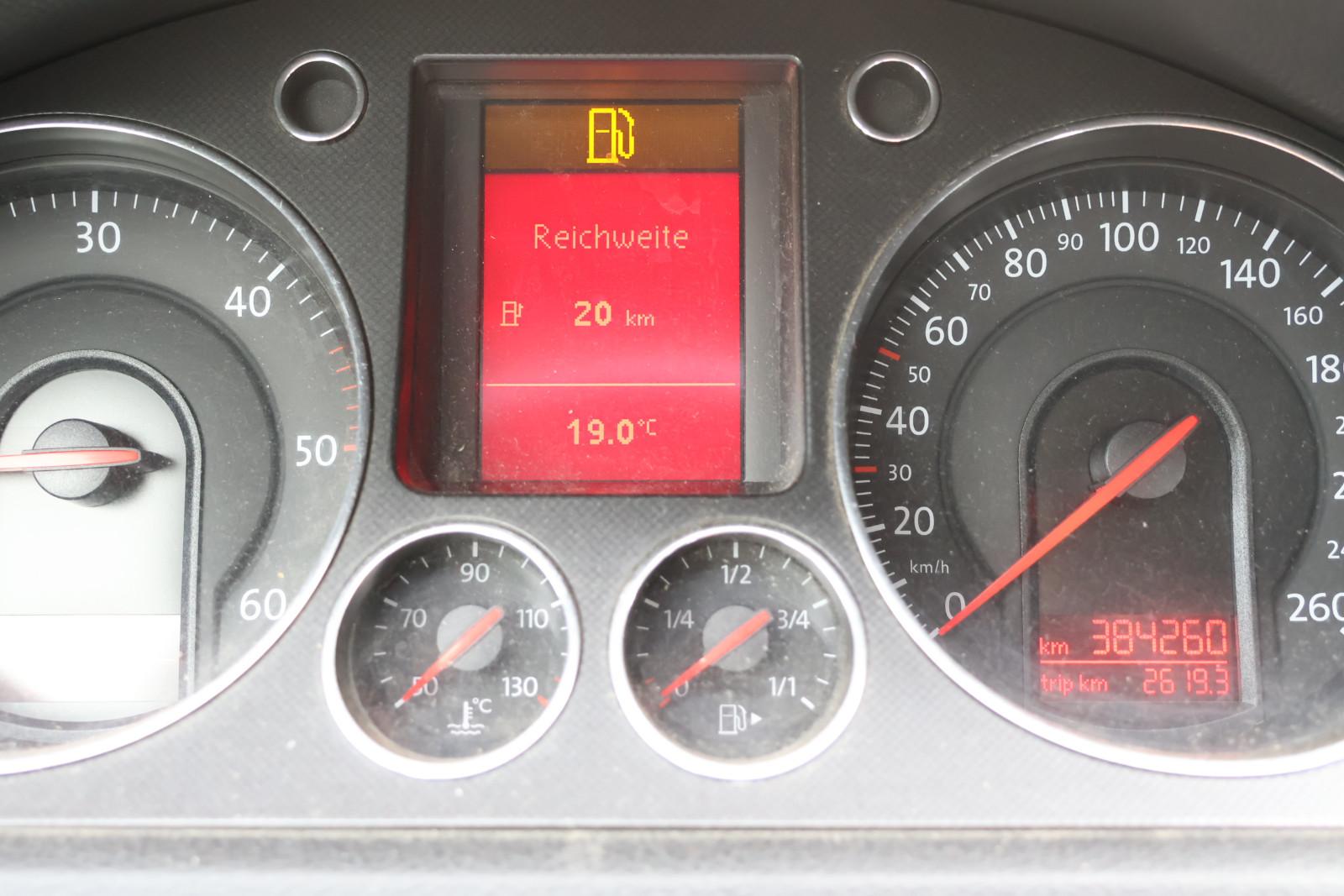 Volkswagen Passat 2006 — photo 18