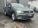 Volkswagen Tiguan Highline 4Motion*DIGITAL*PANO*SPUR*ACC* - Volkswagen: Sp