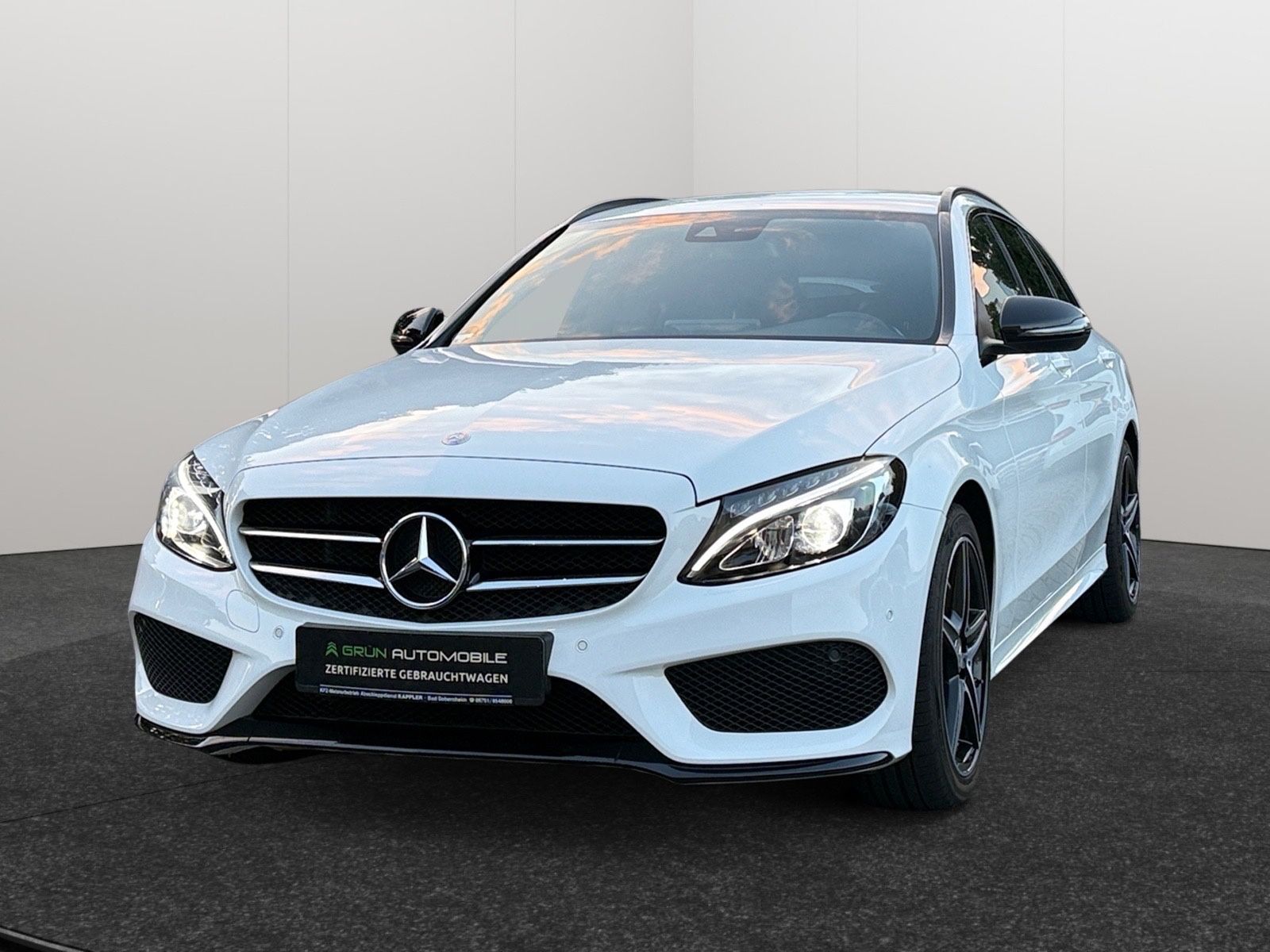 Fahrzeugabbildung Mercedes-Benz C 200 AMG Line Autom.Leder/R-Kamera/LED/Garantie