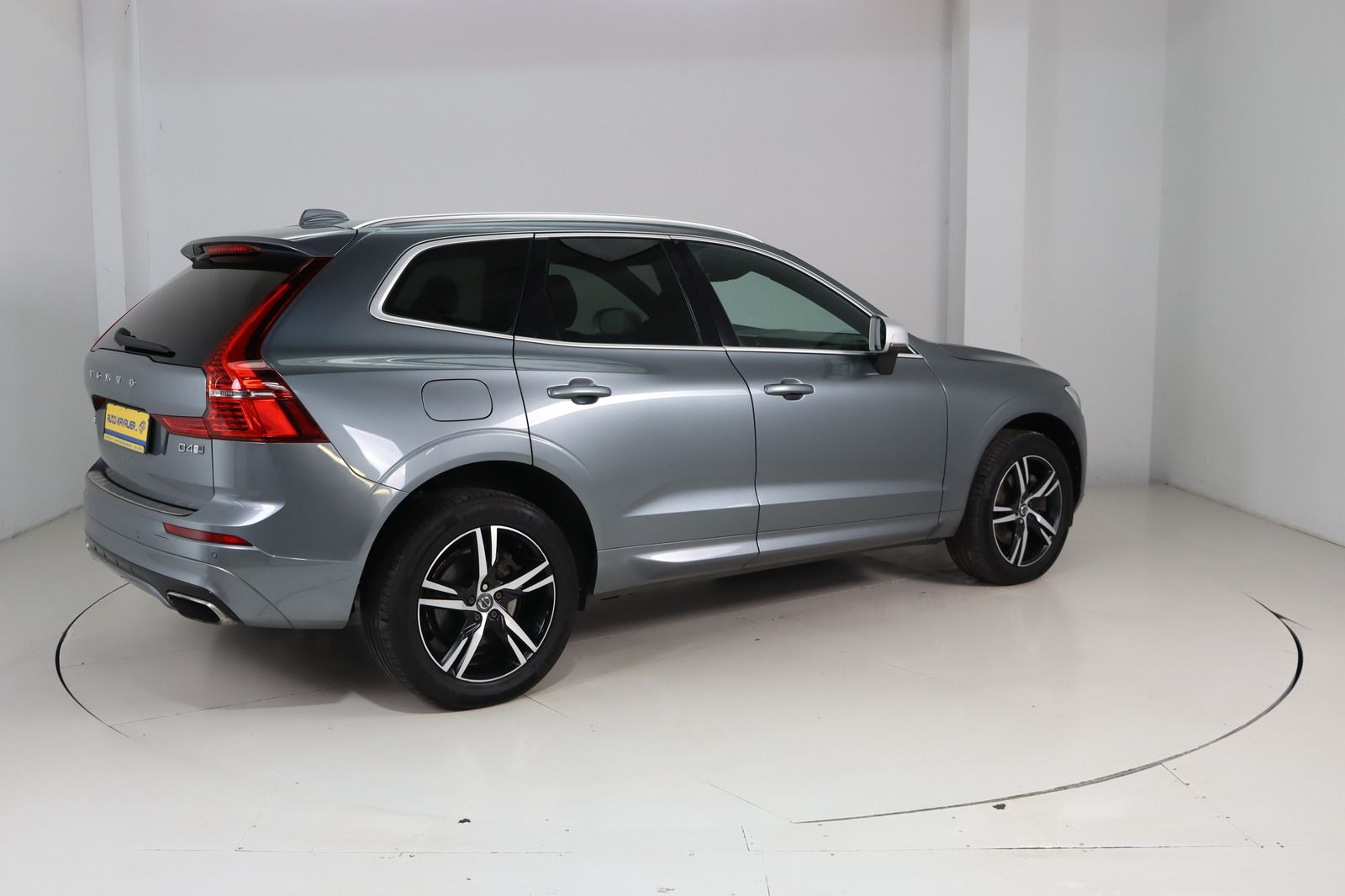 Fahrzeugabbildung Volvo XC60 D4 AWD R - Design aus 1. Hand