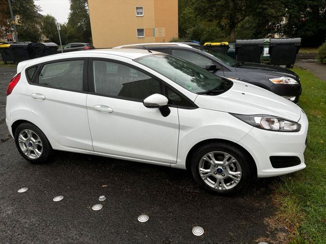 Ford Fiesta zu verkaufen