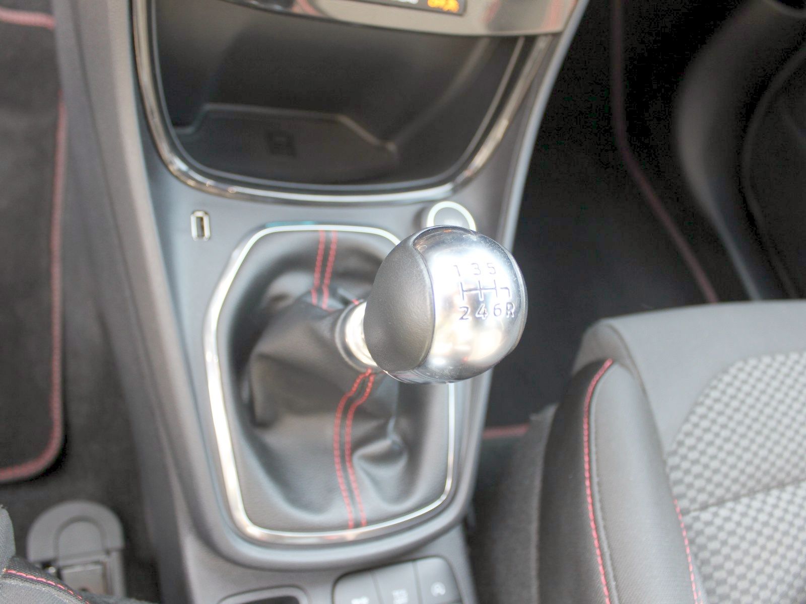 Fahrzeugabbildung Ford Puma ST-Line 1,0 EcoBoost Mild Hybrid
