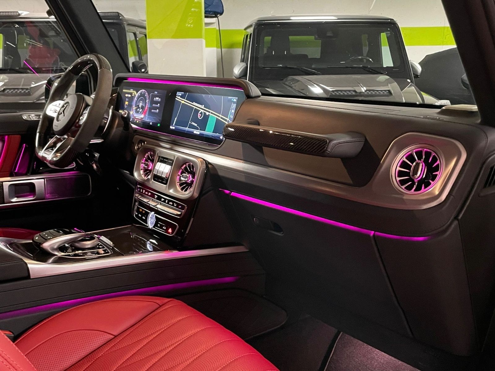 Fahrzeugabbildung Mercedes-Benz G 63 AMG RED INT CARBON NIGHTPACKII MASSAGE FULL