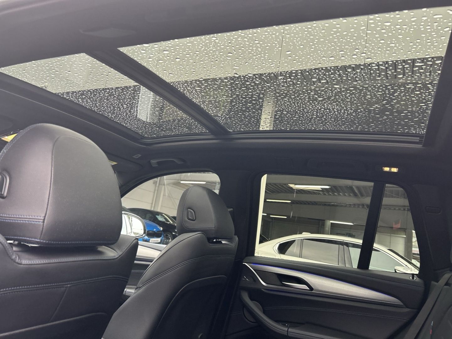 Fahrzeugabbildung BMW X3 xDrive30iA,M Sport,Panodach,Standheizung,Head