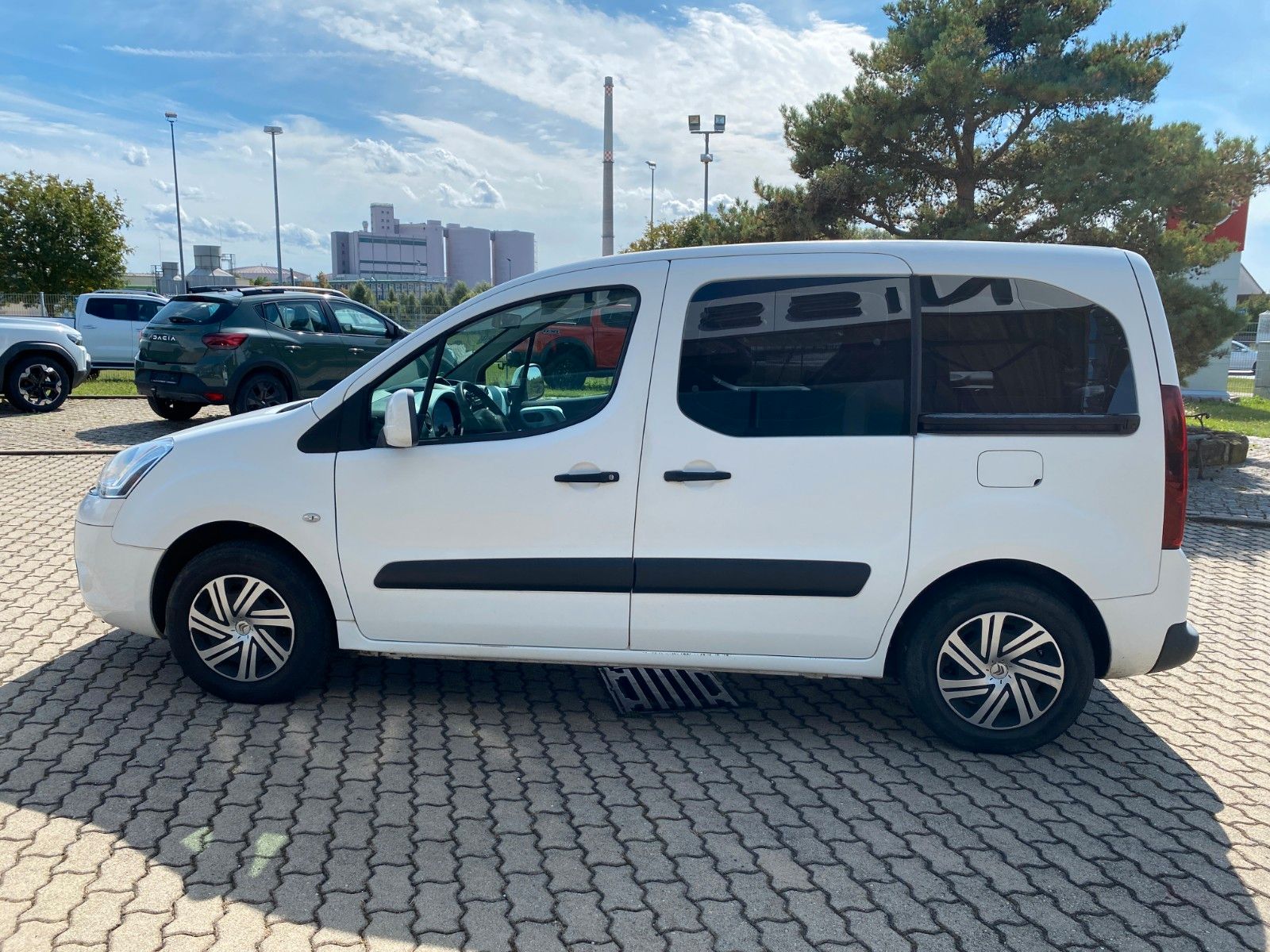 Fahrzeugabbildung Citroën Berlingo VTi 95 Multispace Attraction