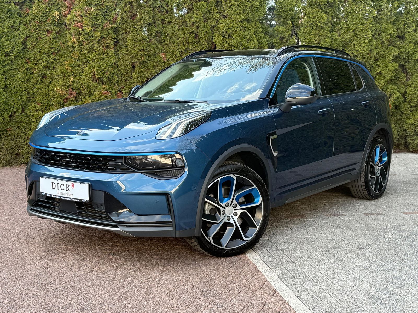 Fahrzeugabbildung Lynk&Co 01 1.5 T Aut PHEV PANO+LED+NAVI+ACC+MEMO+SHZ+360