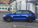 Volkswagen T-Roc R-Line 1.5 TSI DSG, Black Style,  AHK - Volkswagen T-Roc mit Benzin-Antrieb: Blau, mit Navigationssystem