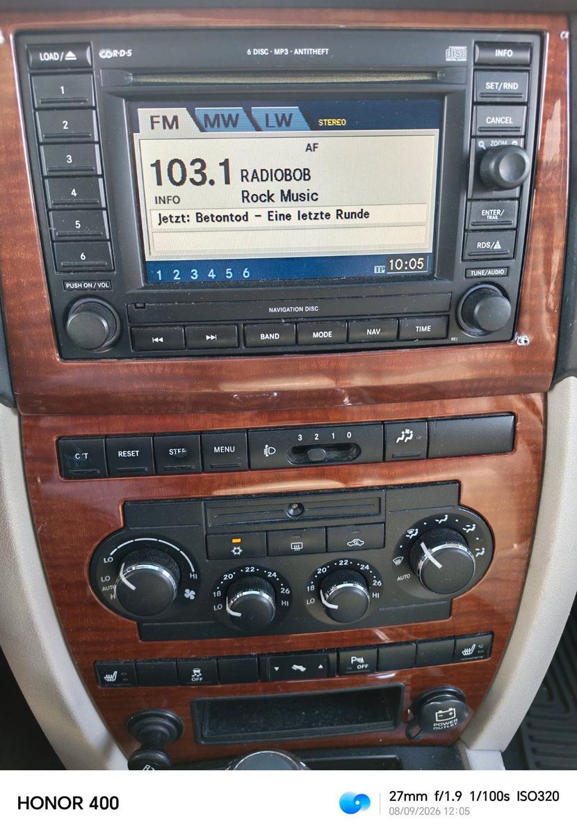 Jeep Commander 2010 — photo 12