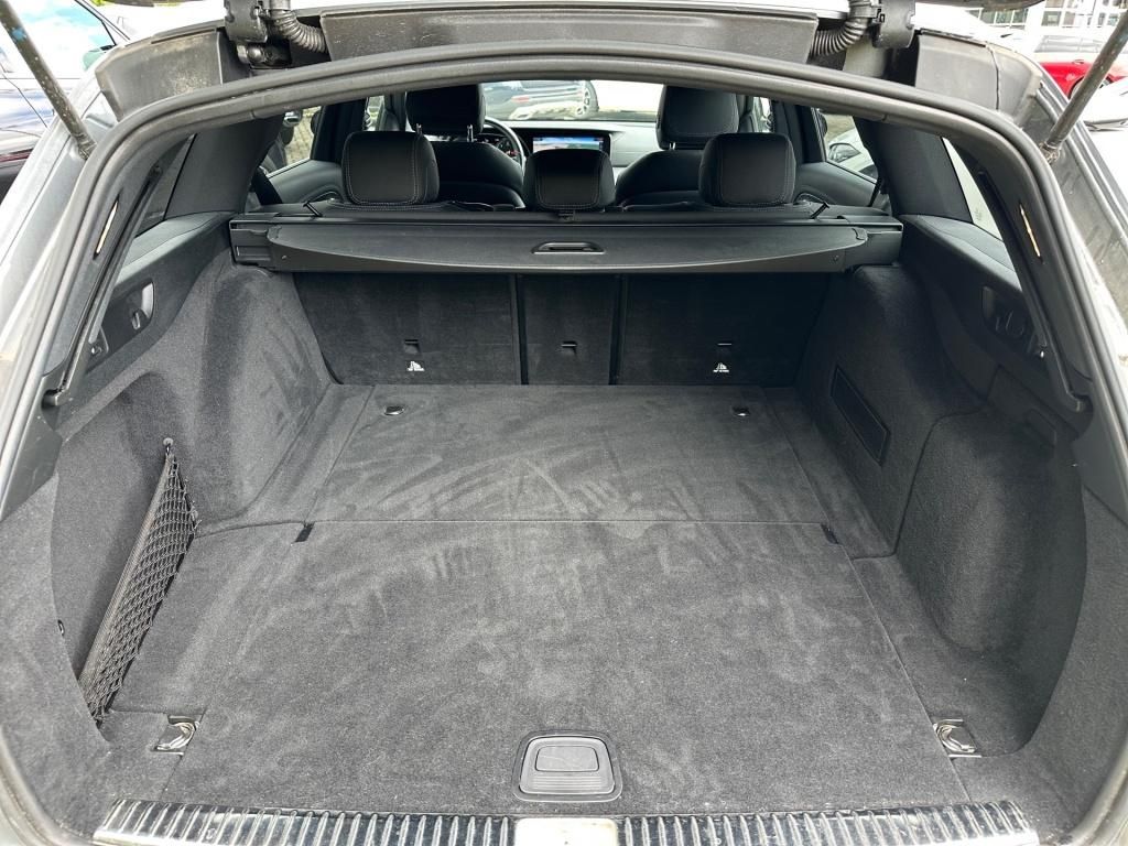 Fahrzeugabbildung Mercedes-Benz E300 dT AMG AHK Totwi. Ambie. LED SHZ Schiebe.