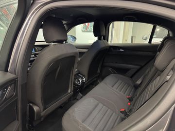 Alfa-Romeo Stelvio - 11
