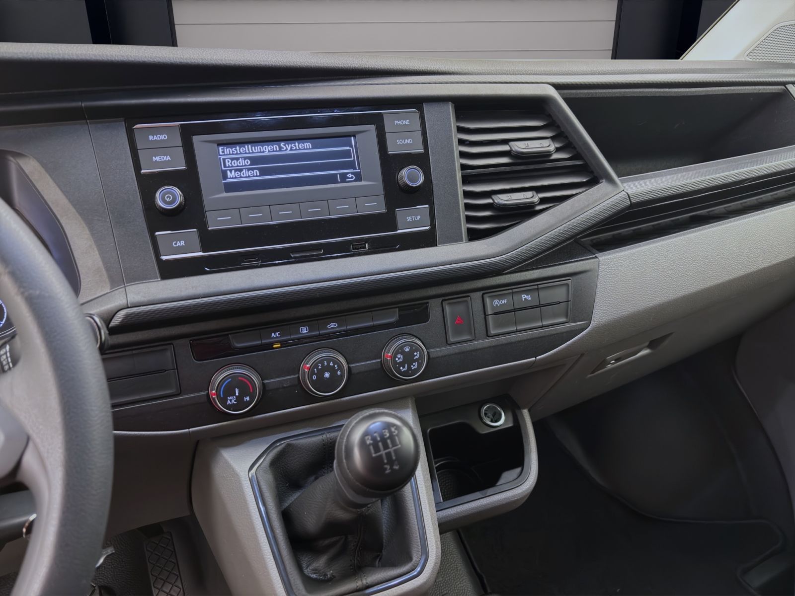 Volkswagen T6 Kombi - Bild 14
