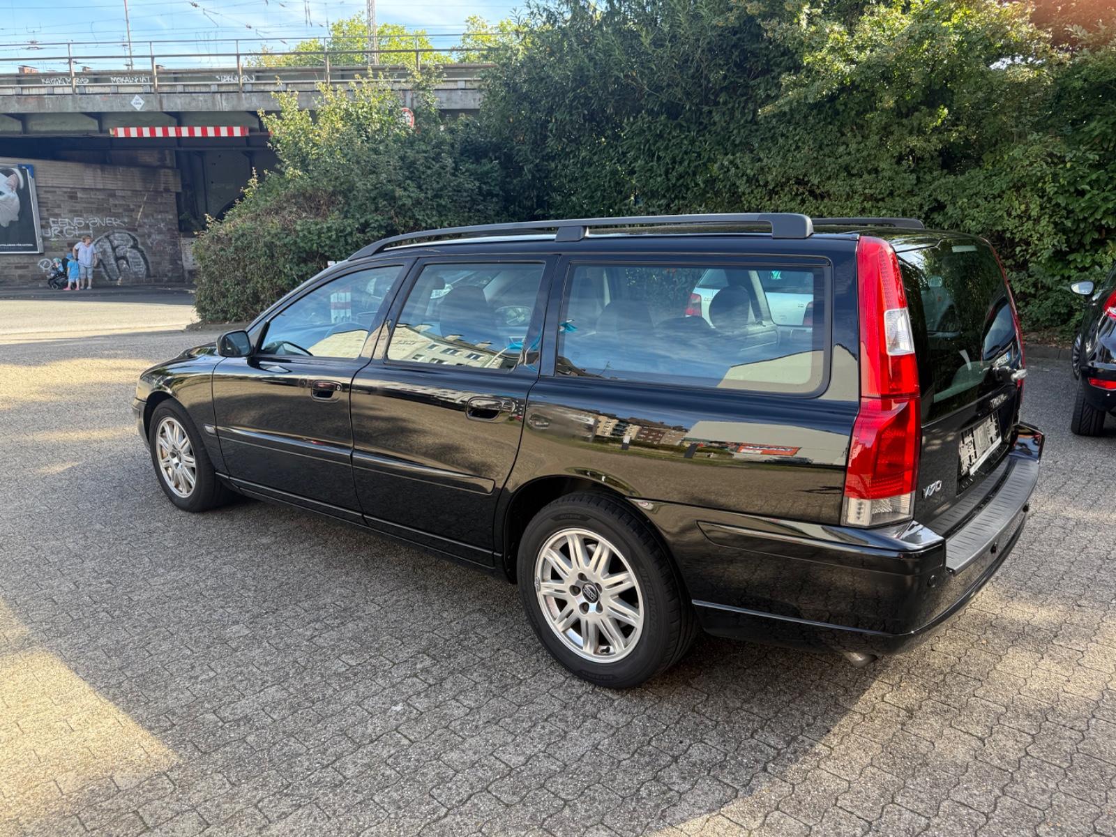 Volvo V70 2004 — engine 2.401 cm³, 163 HP (120kW)