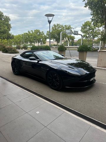 ASTON MARTIN DB11