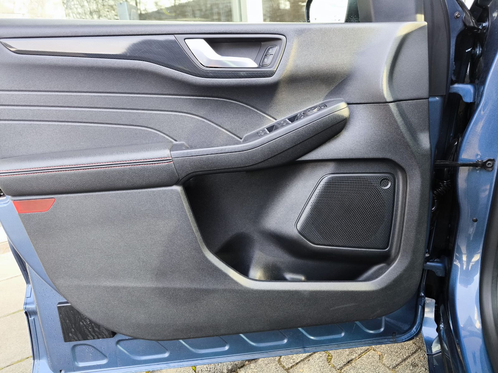 Fahrzeugabbildung Ford Kuga 1.5 EB ST-Line VIRTU+NAVI+LED+KAM+PDC+18"LM