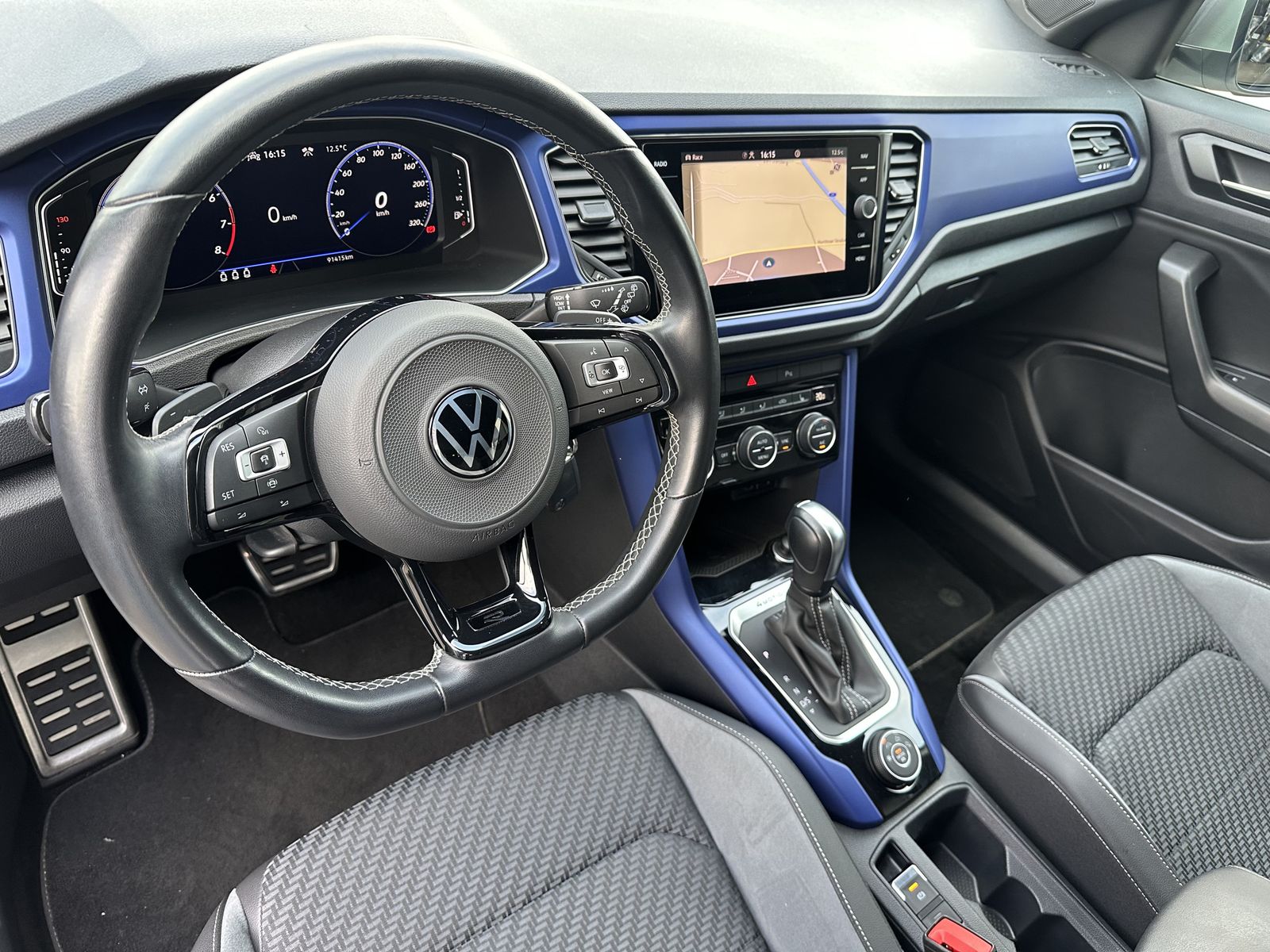 Fahrzeugabbildung Volkswagen T-Roc R 4Motion NAV+LED+KAMERA+AHK+SPORTABGAS+VC