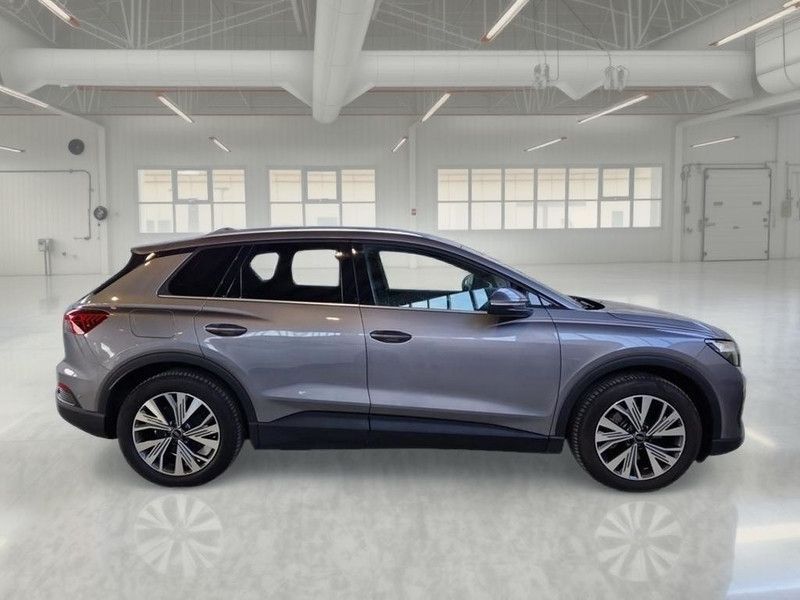 Audi AUDI Q4 E-TRON 35 E-TRON BUSINESS SUV imagem 3