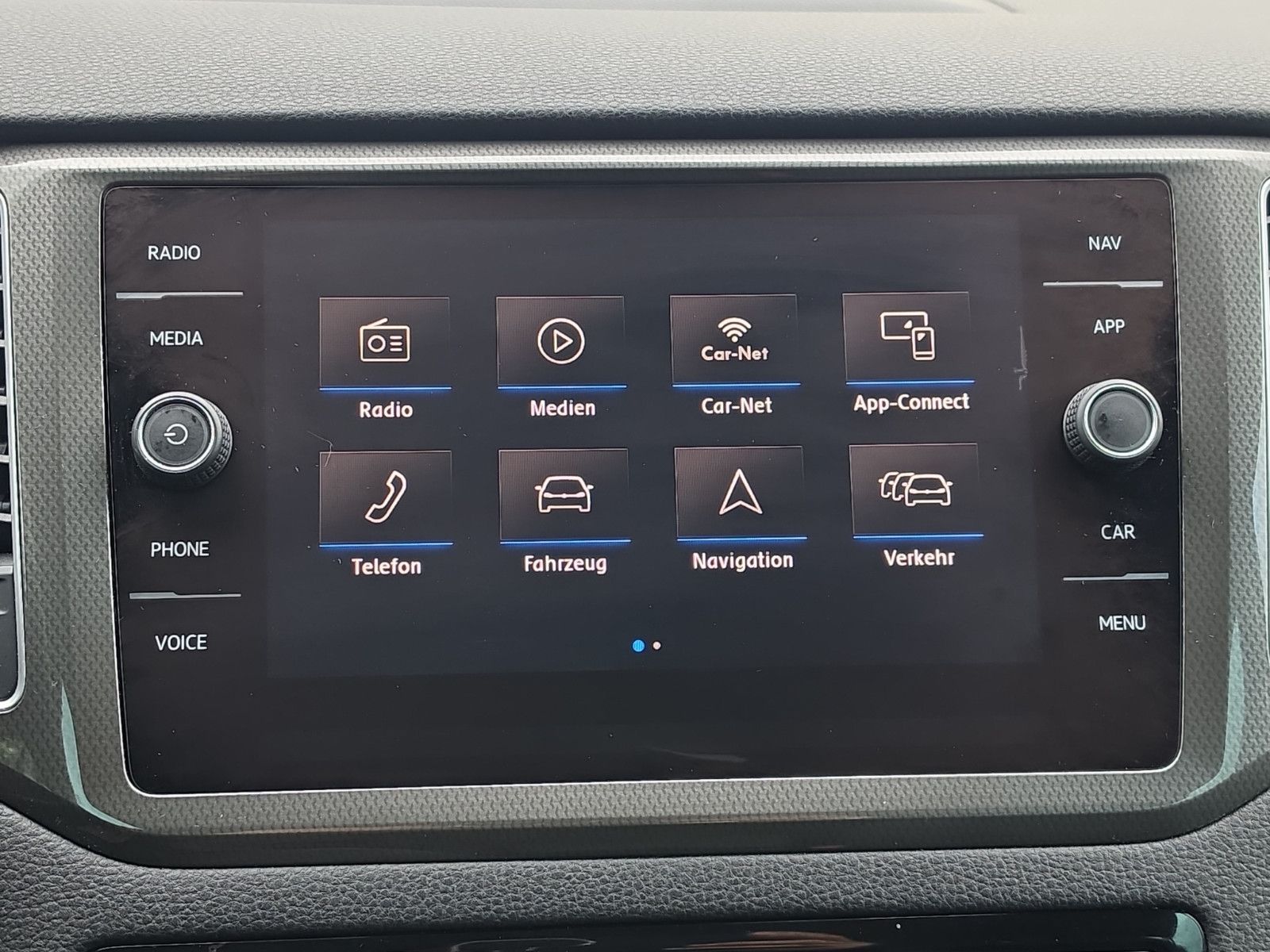 Fahrzeugabbildung Volkswagen Golf Sportsvan VII IQ.DRIVE AHK NAVI SHZ