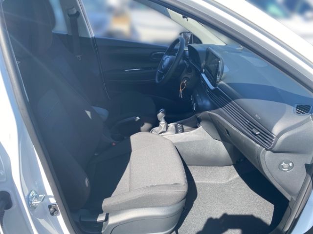 Fahrzeugabbildung Hyundai BAYON 1.0 T-Gdi MY25 Trend Navi Digitales Cockpi