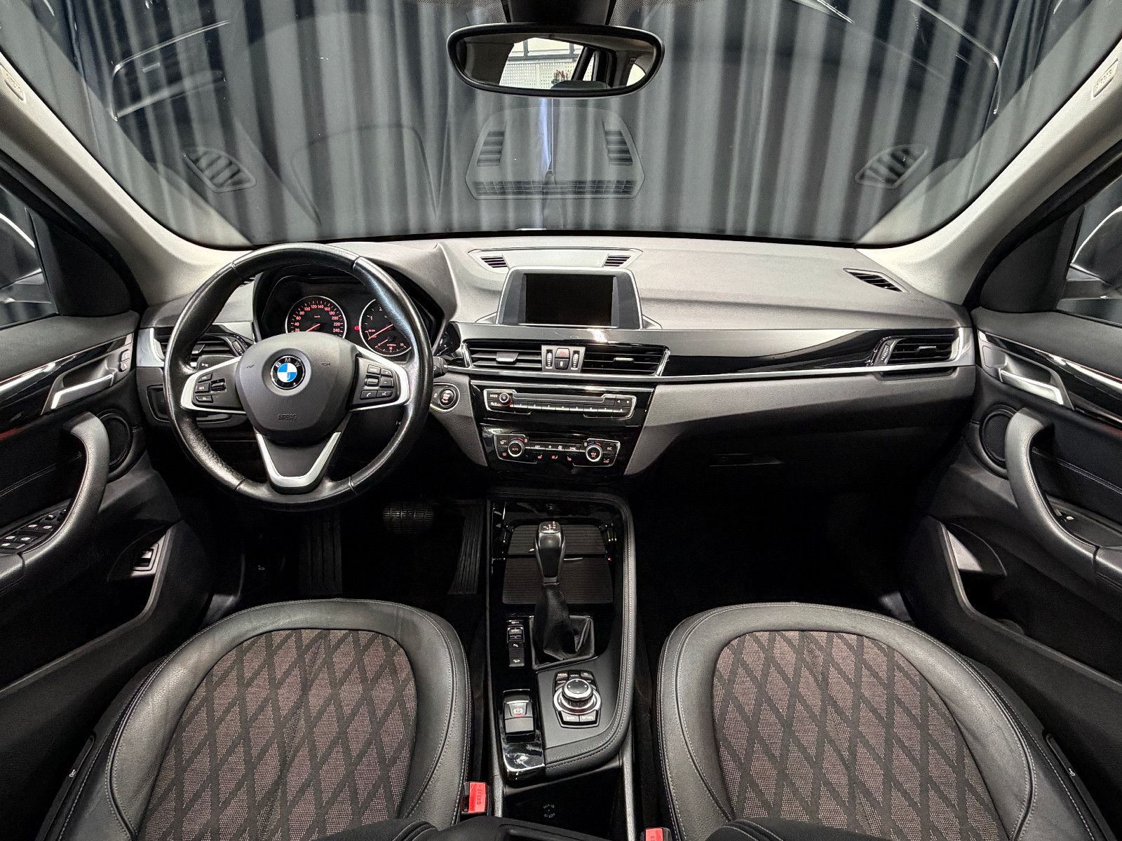 Fahrzeugabbildung BMW X1 xDrive 20 d xLine|AHK|PANO|PDC|NAVI|AUTOMATIK