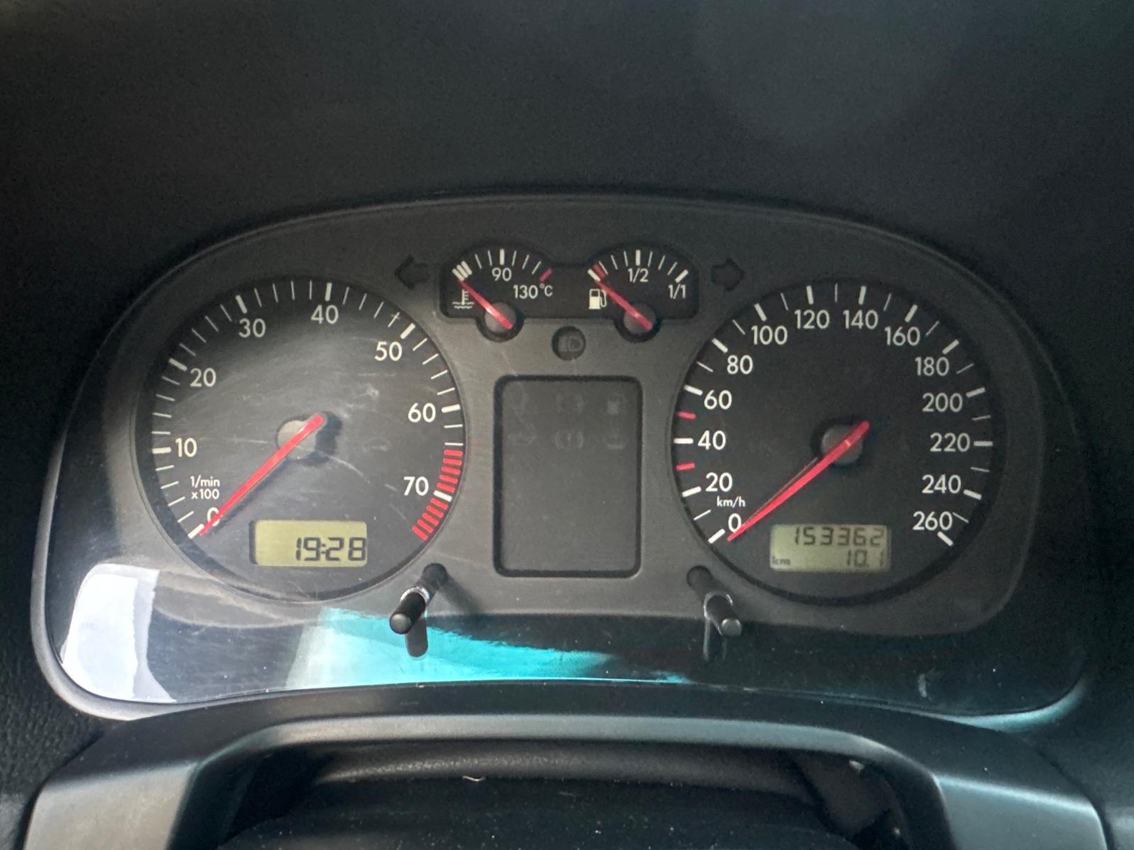 VOLKSWAGEN GOLF - VR5 CABRIOLET - 2.3 170 CV - BVM - VOLANT EN CUIR