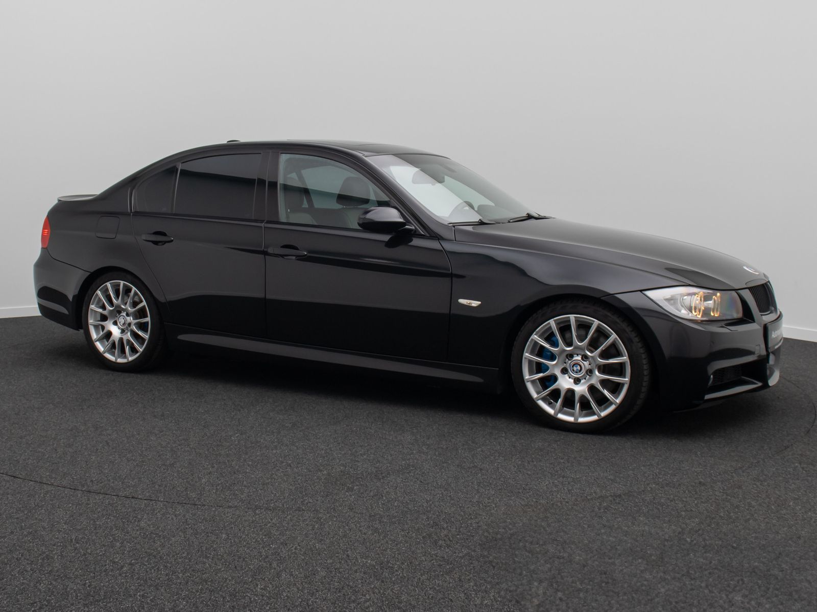 Fahrzeugabbildung BMW 335i M Sport NaviProf Xenon GSD HiFi TV Komfort