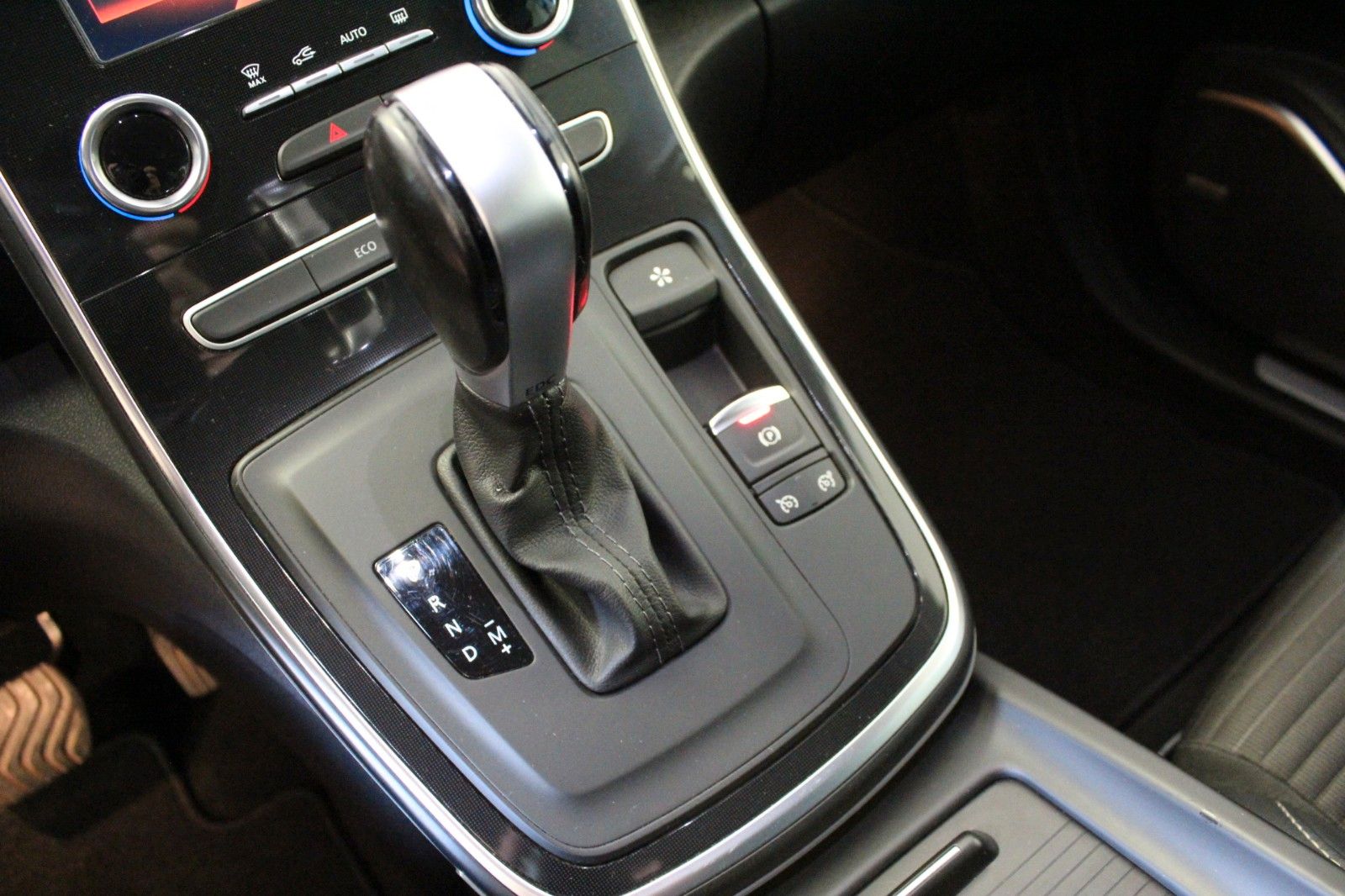 Fahrzeugabbildung Renault Grand Scenic dCi160 EDC*Bose Edition*7-Sitzer*