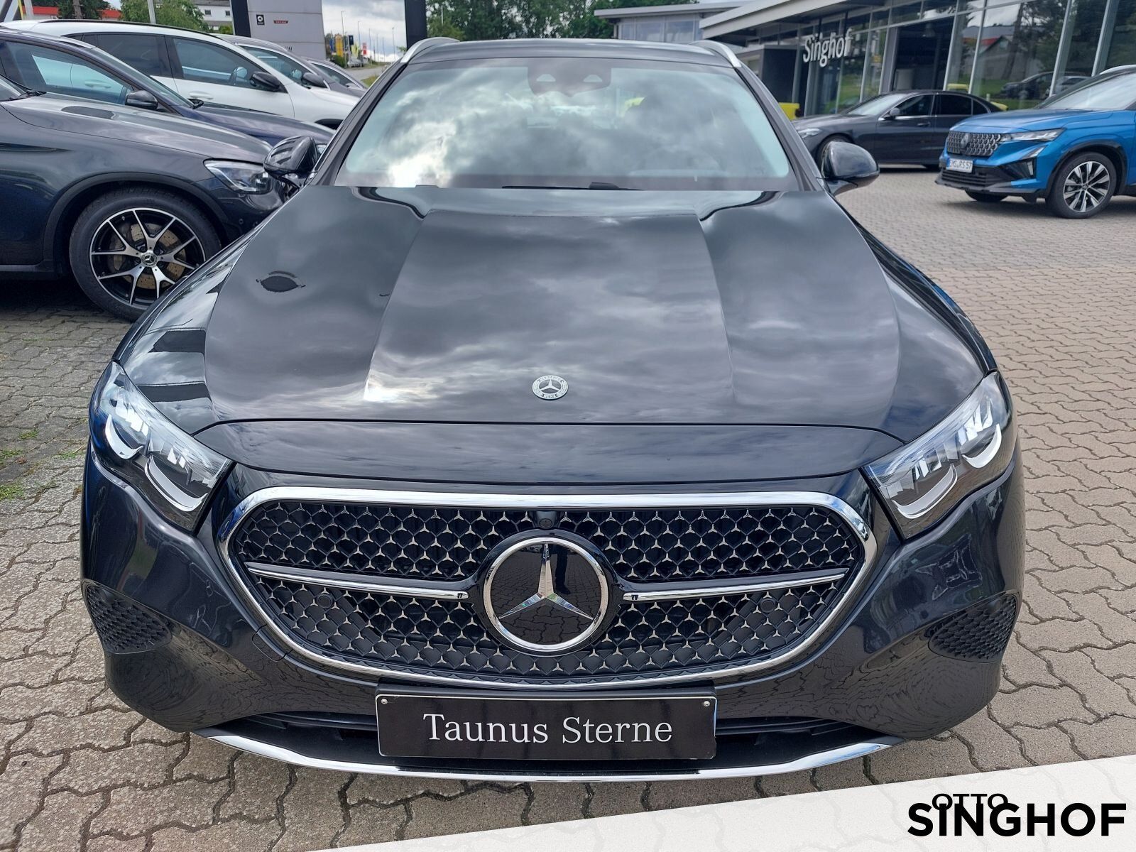 Fahrzeugabbildung Mercedes-Benz E 200 T Avantgarde +AHK+Distronic+Rü Kamera+LED+
