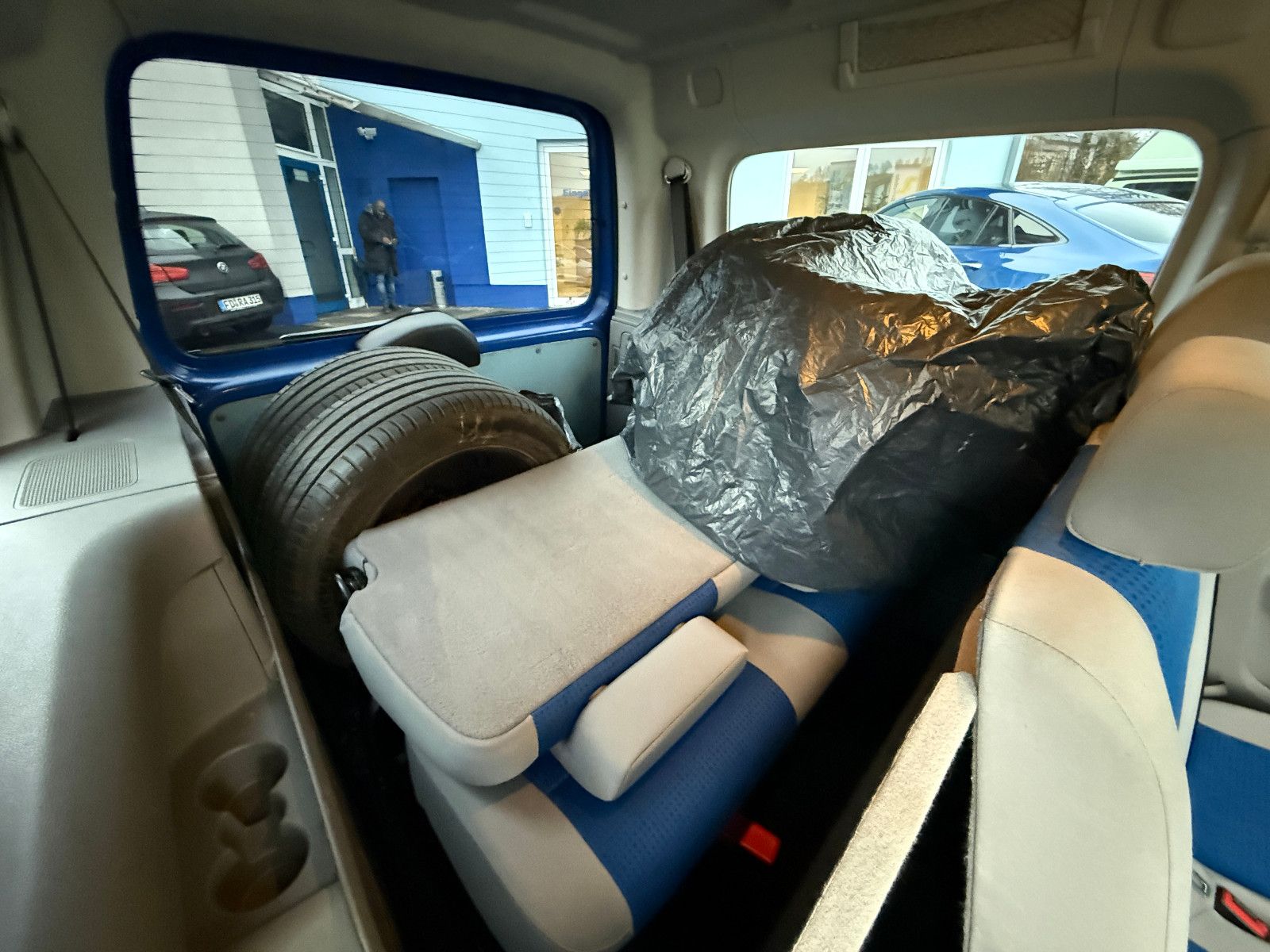 Fahrzeugabbildung Volkswagen Caddy Maxi Life 1.9 TDi DSG 7-Sitzer AHK PDC