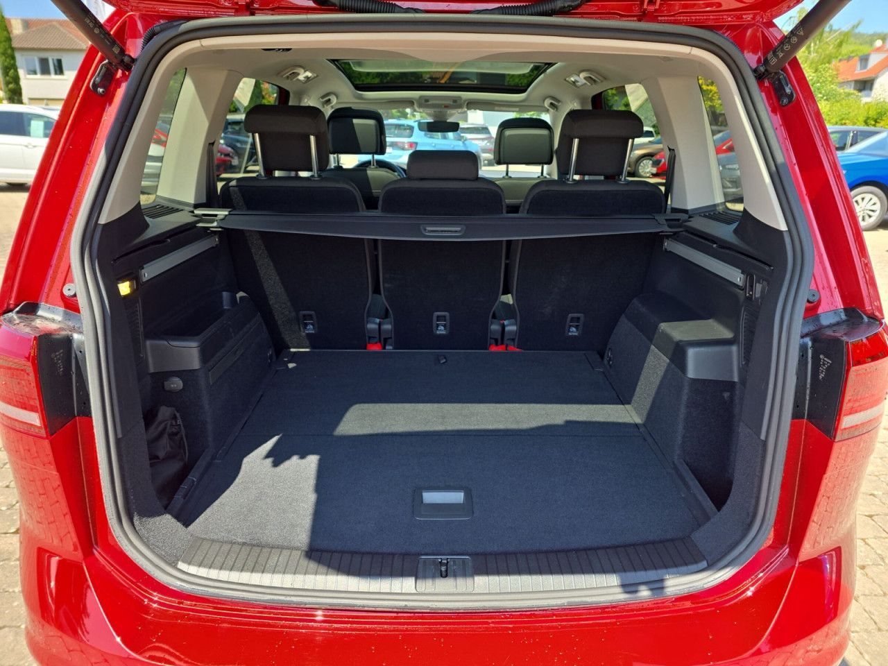 Fahrzeugabbildung Volkswagen Touran Comfortline 2.0 DT110 TDID7F, AHK, SD
