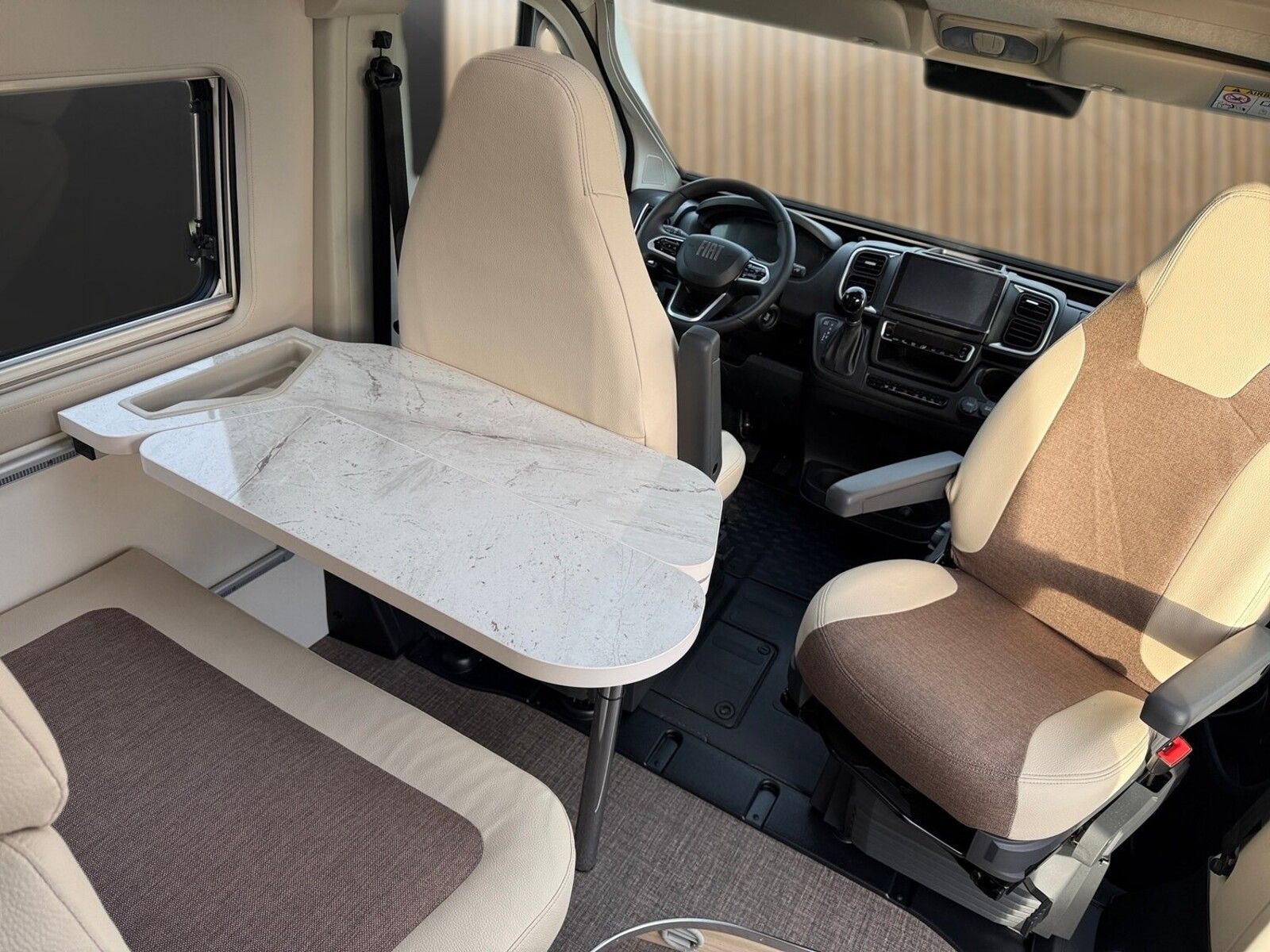 Fahrzeugabbildung Eura Mobil Van V 635 EB Klimaauto., Fahrassistenzpaket, RFK