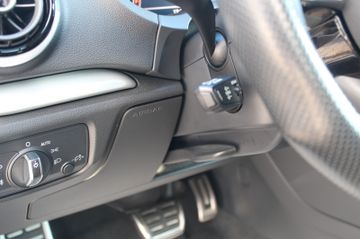 Fahrzeugabbildung Audi A3 1.4 TFSI 2x S Line VC+ACC+18"