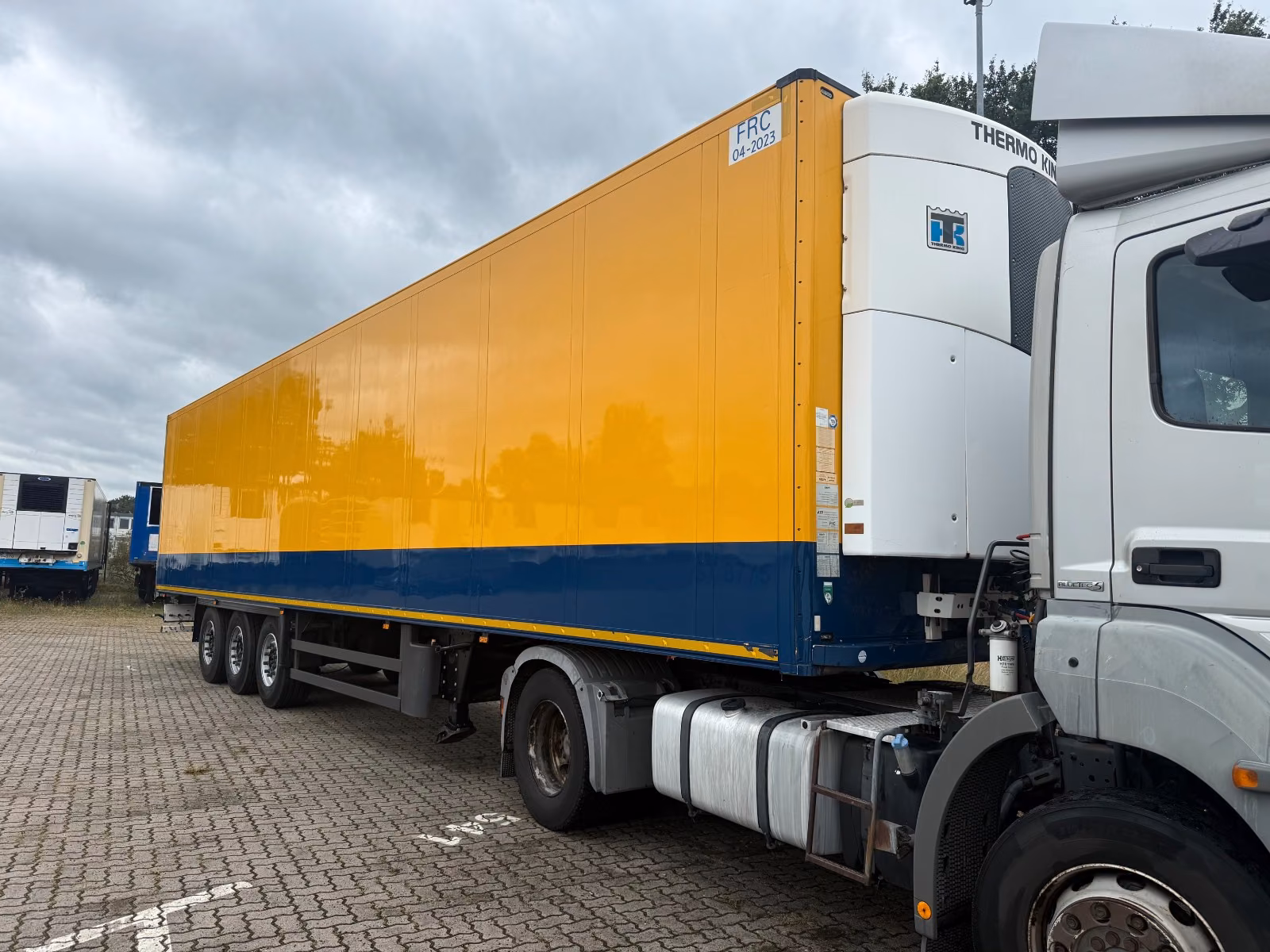 Schmitz Cargobull SKO 24 FP 60Thermo King SLXi 300 7cm