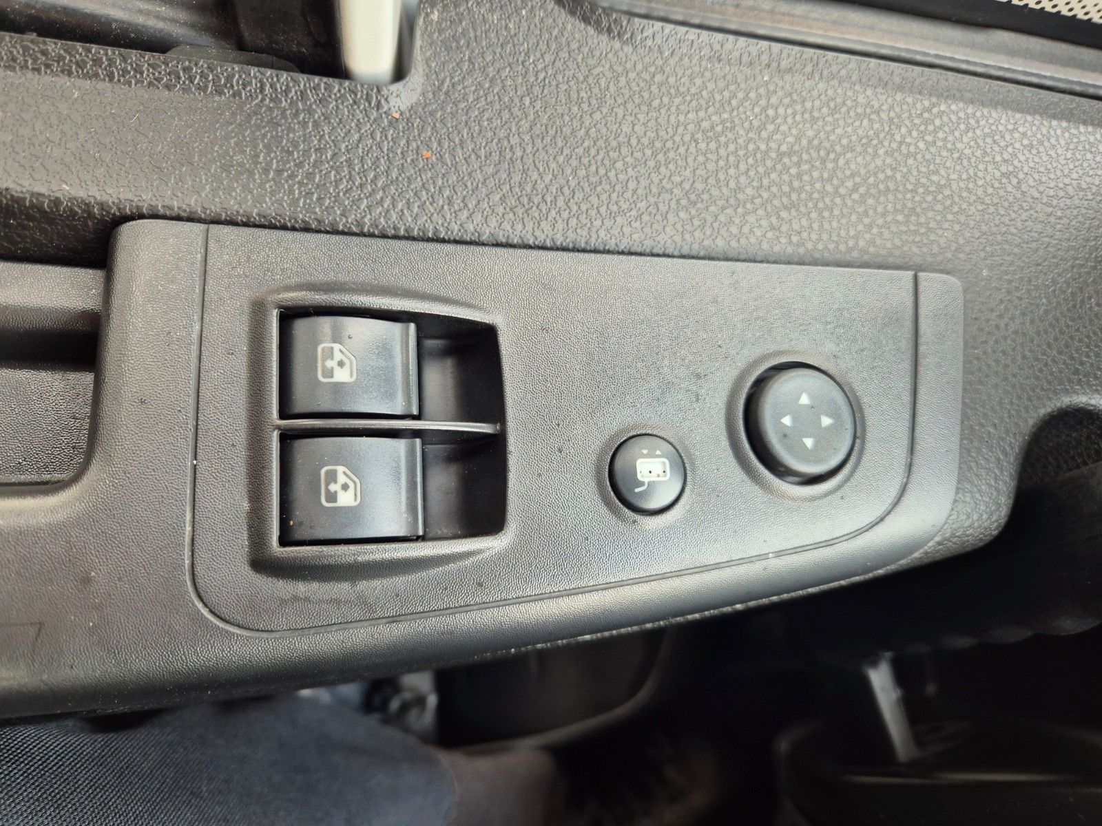 Fahrzeugabbildung Iveco Eurocargo 75-210 Koffer LBW