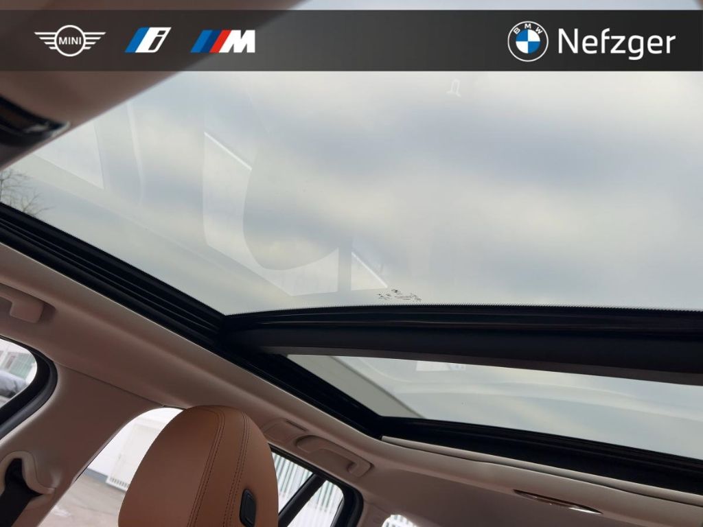 BMW 320 e xDrive Touring Navi Pano HiFi RFK Sportsit foto 20