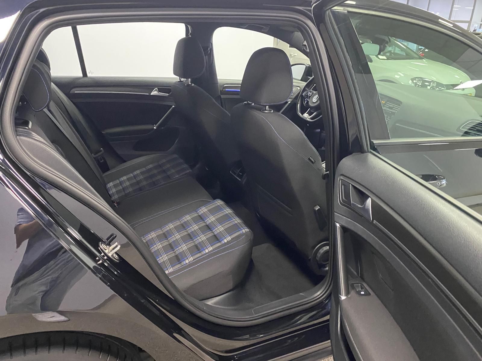 Fahrzeugabbildung Volkswagen Golf VII 1.4 PLUG-IN HYBRID GTE+AHK+MATRIX+ACC