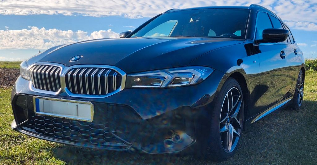 Image of BMW 330