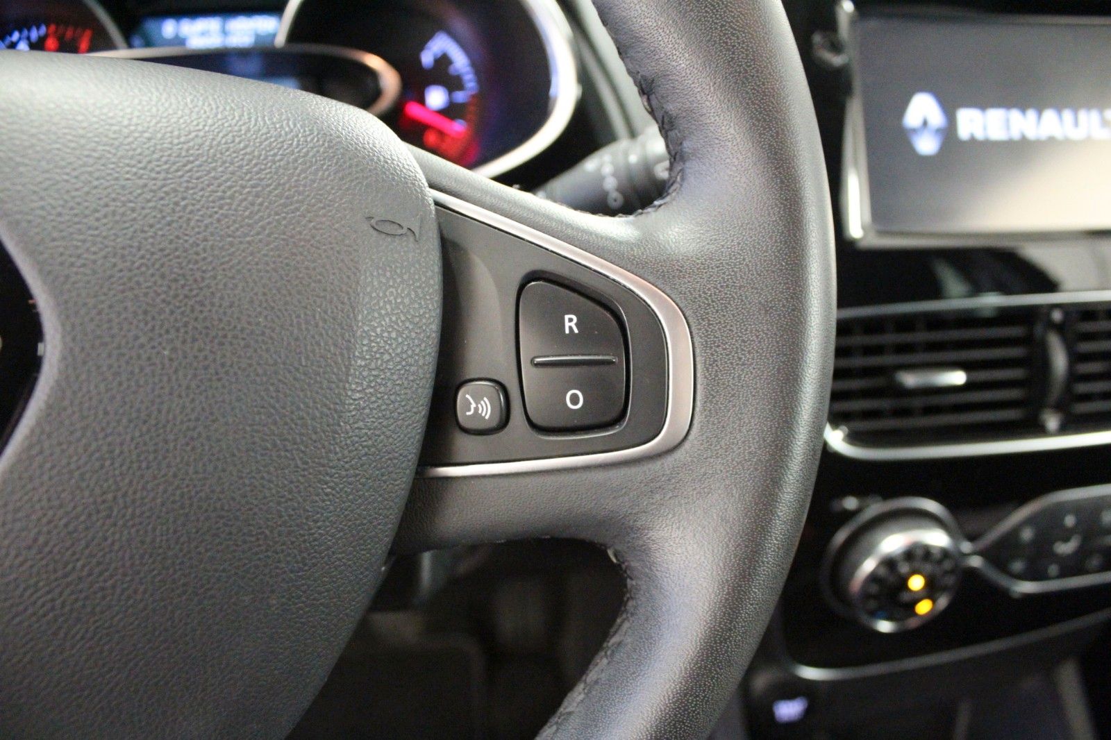 Fahrzeugabbildung Renault Clio TCe 90 GT Line *Navi*Klima*Winterräder *