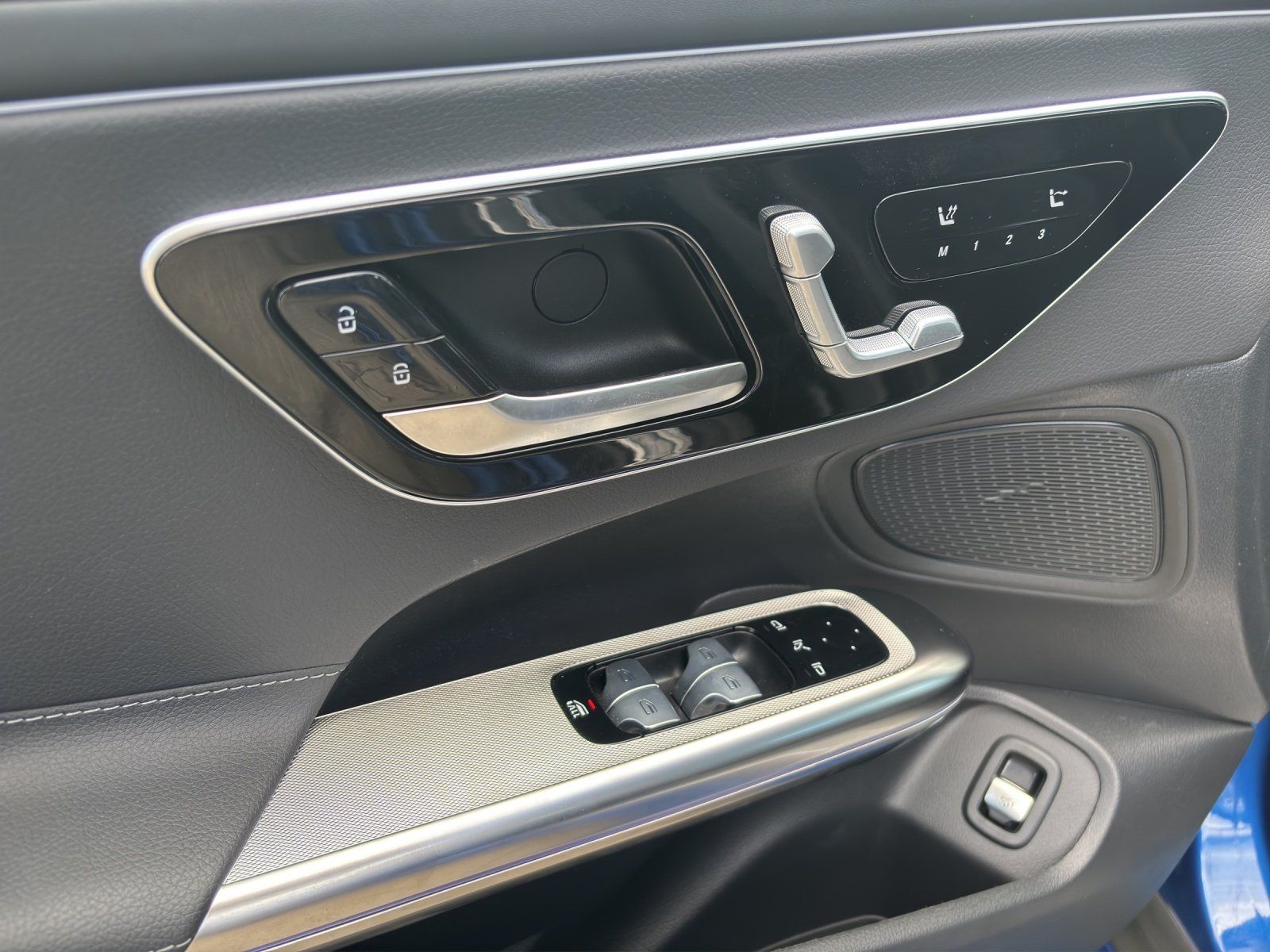 Fahrzeugabbildung Mercedes-Benz CLE200 Cab AMG Advan+ 360° 19"Viel Memo AIRSCARF