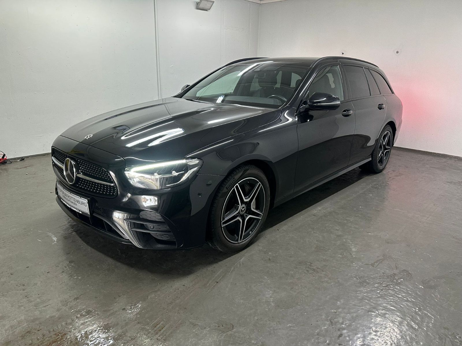 Fahrzeugabbildung Mercedes-Benz E 300 de T Autom. *AMG-LINE*DISTRO*PANORAMA*